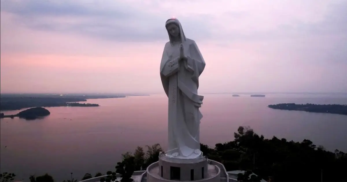 Tượng Đức Mẹ ở Núi Cúi Đồng Nai