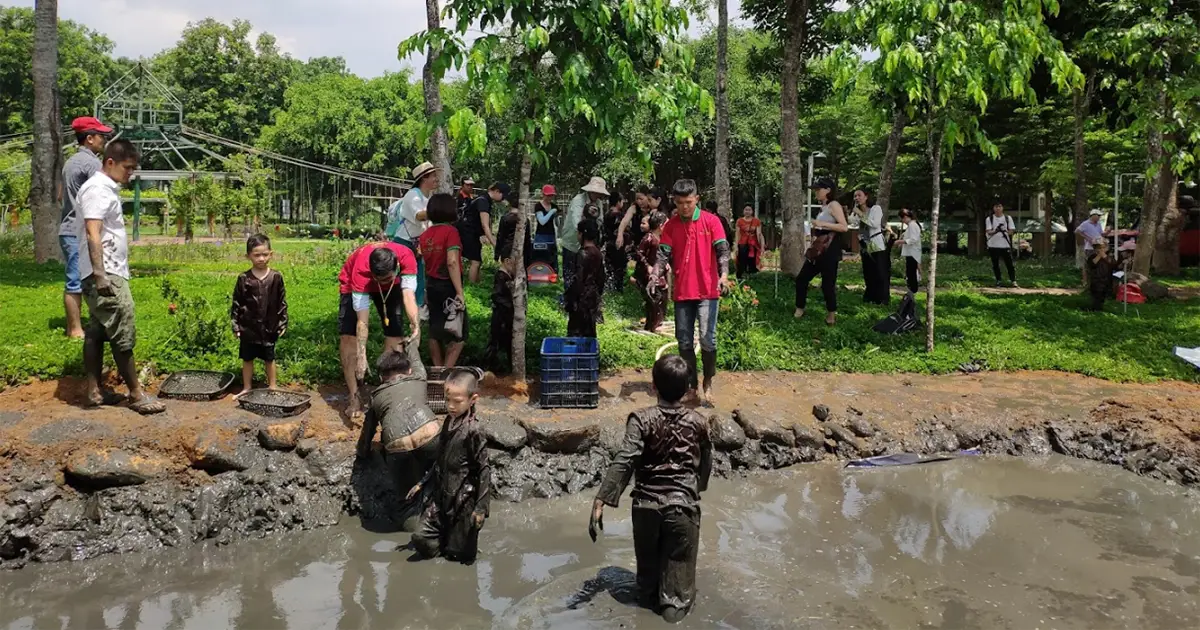 Bắt cá tại Thác Đá Hàn