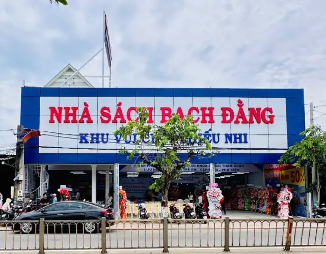 Nhà sách Bạch Đằng Long Khánh