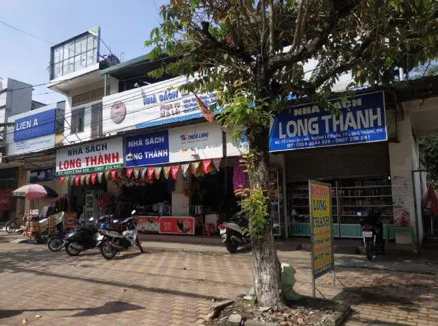 Nhà sách Long Thành
